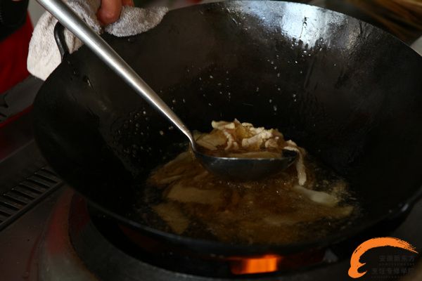 周航大师教你做腐乳爆肉