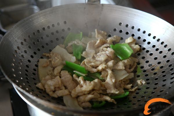 周航大师教你做腐乳爆肉