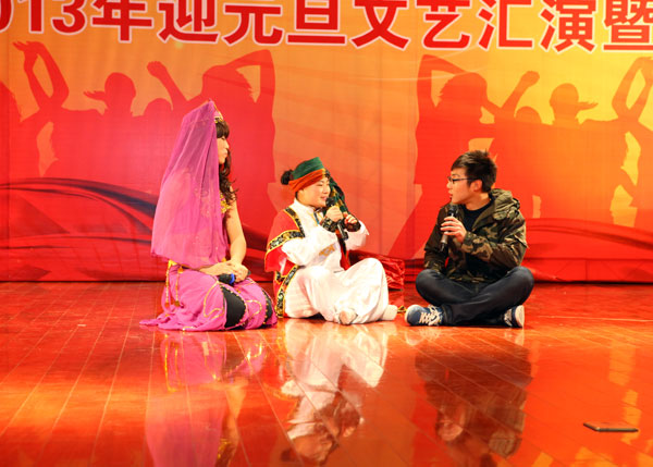 校园广播站的倪想、王孟娇同学表演的小品《舅舅的考验》