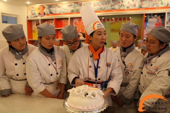 女生学什么技术好?学做蛋糕有前途吗?