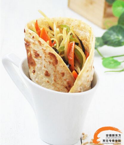 全麦饼卷素什锦