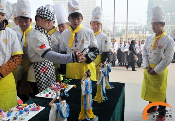 同学们纷纷表示仕女们细节上的把握非常到位，值得学习