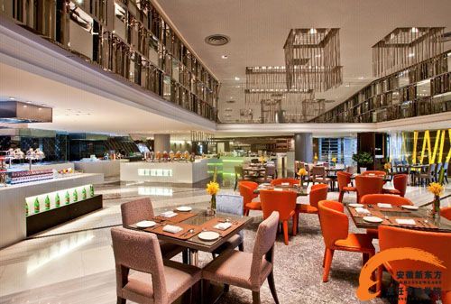 上海滴水湖皇冠假日酒店