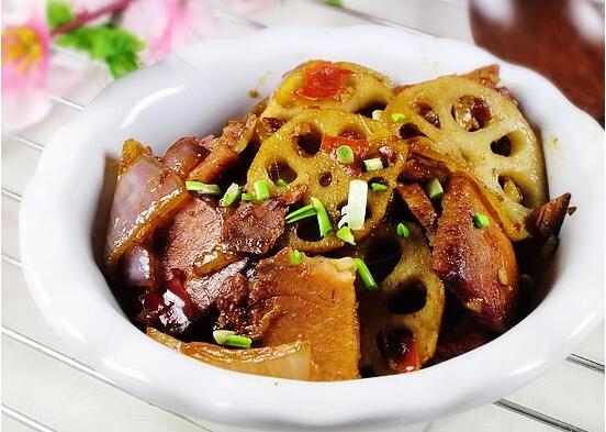 回锅肉烧藕片