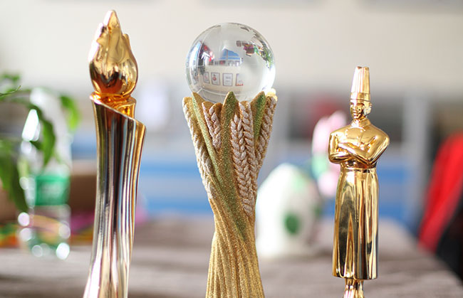 奖杯已备好,7月2日见证属于你的荣耀时刻!