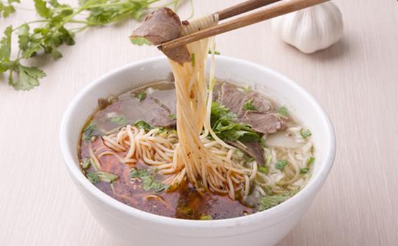 学牛肉手工拉面  就到安徽新东方厨师培训学校