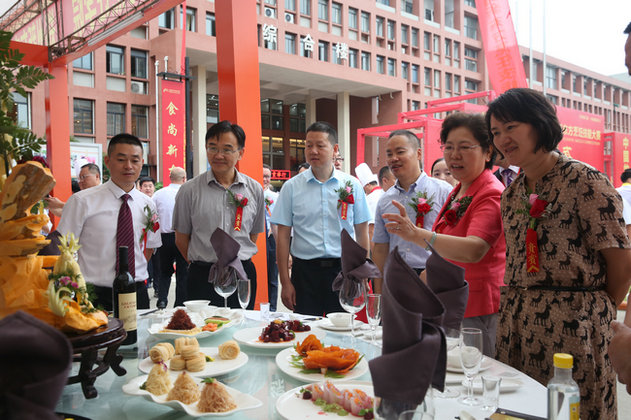“丘比杯”第四届中国新东方烹饪技能大赛隆重启幕
