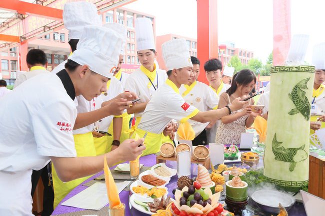 “丘比杯”第四届中国新东方烹饪技能大赛隆重启幕