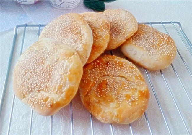 卖烧饼攒下7套房 大叔称月入超过3万元