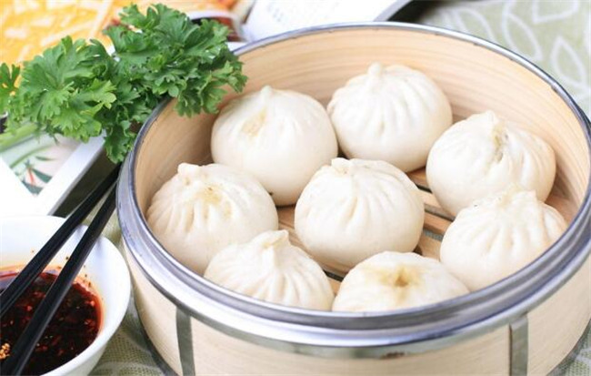 早点培训哪个学校好？