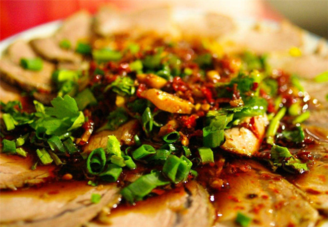 到安徽新东方烹饪学校小吃培训班，学遍街头小吃