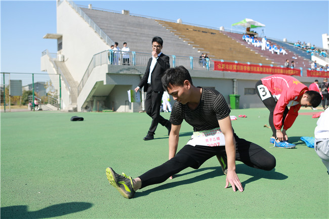 安徽新东方学子在合肥高教基地田径运动会展露风采