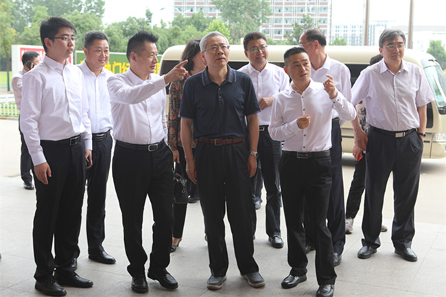 国家人社部副部长汤涛肯定安徽新东方办学实力