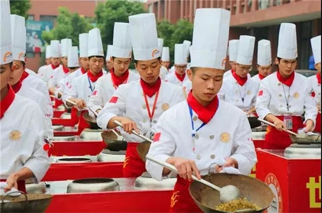 专业技能+大学学历=高薪就业!