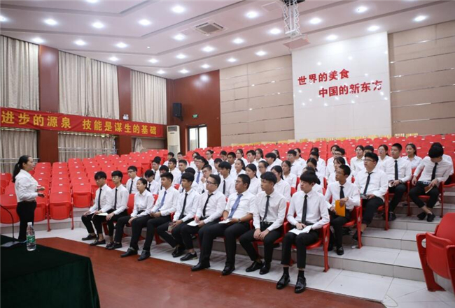 【名企招聘】华润万家又来我校进行专场招聘啦！