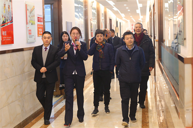 四川新津县领导一行莅临我校参观交流