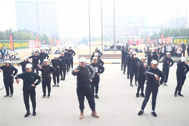 校园生活丰富多彩——我校校舞总决赛火热来袭