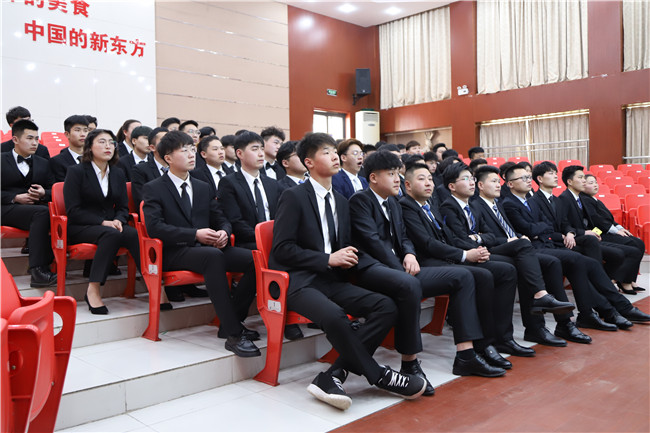 江苏水天堂餐饮管理有限公司来我校寻找人才！