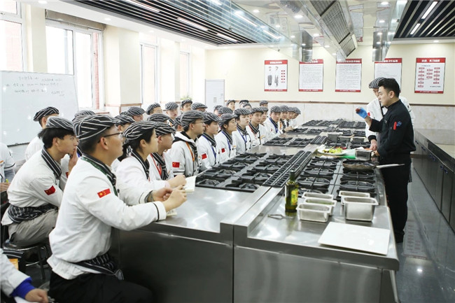 【名校体验2.0】合肥富力威斯汀酒店厨师长前来我校授课啦！