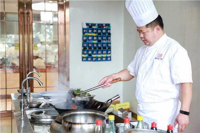 同庆楼大师来校授课啦！