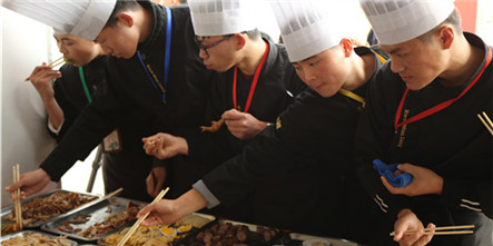 安徽新东方双十二美食嘉年华，学厨嗨吃两不误！