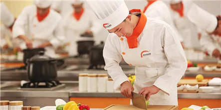 打工返乡太辛苦，不如学厨师致富！