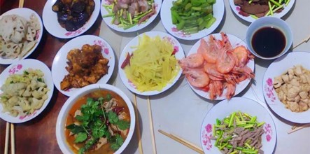 新东方未来厨师长们的年夜饭成果