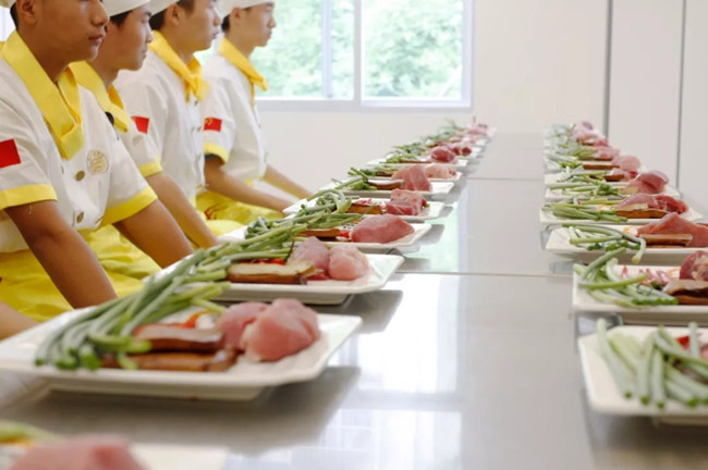 孩子想学厨，家长该阻拦吗？