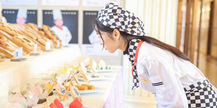 在安徽新东方学好烘焙技术，才能更好的转型升级