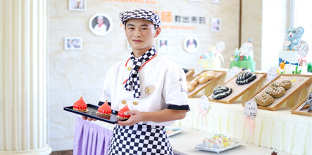 合肥学烘焙的新手晋级之路，就在安徽新东方烹饪学院