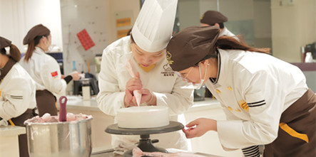 西点烘焙在哪学？安徽新东方带你从入门走向成功