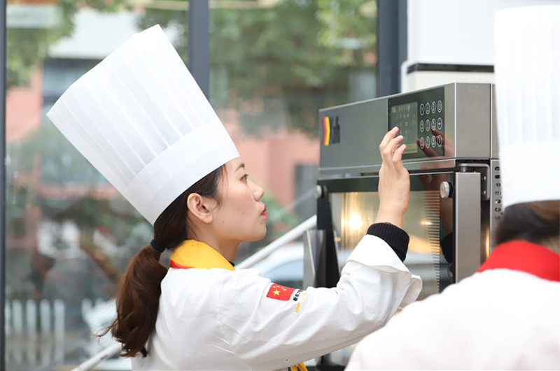 未来无极限—选择新东方，创造更好的未来