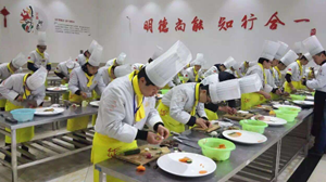厨师培训学校费用 \