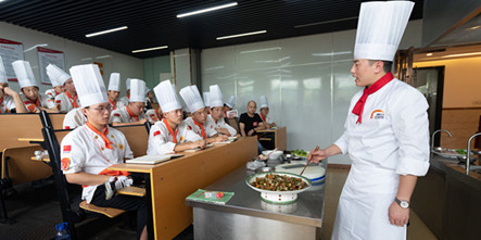 对话杰出学子，离目标更近一步~