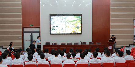 老乡鸡餐饮有限公司来我校举行专场招聘会