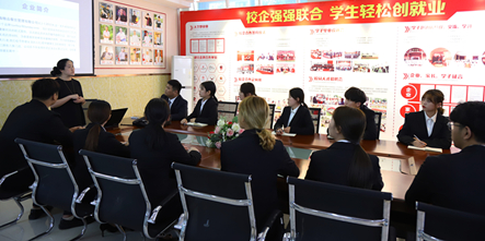 上海粮品餐饮管理有限公司来我校举行专场招聘会