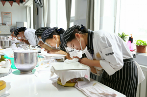阜阳西点学校 \