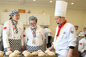 学烘焙甜点在哪学比较好