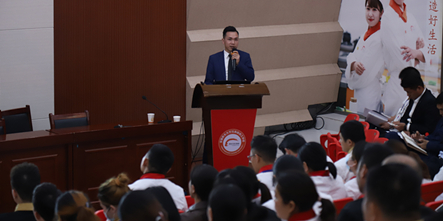 校园培训会,促进教师提高教学水平