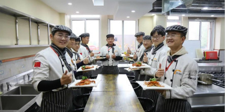 西餐厅学徒和专业西餐培训学校，想学西餐的我们应该怎么选？