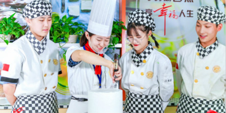 学西点烘焙，遇美好人生，就来安徽新东方