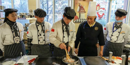 职业教育一样大有可为，来安徽新东方学技术，创造美好未来！