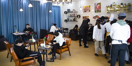 哇,大事件!安徽新东方“忆·隐西餐吧”今天开业啦!