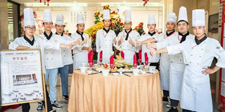 初中生适合学什么技术，就业前景更广阔？