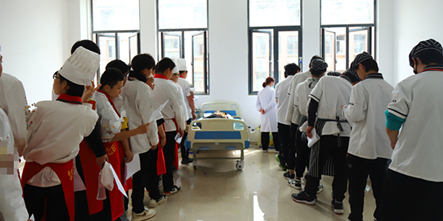 学生体检，来自安徽新东方的“守护”请查收！