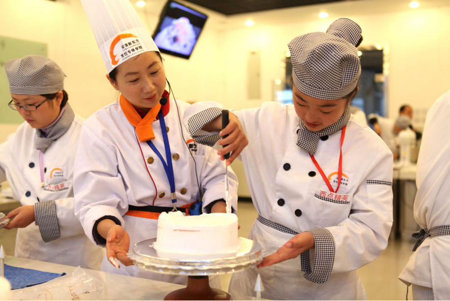 新东方西点学费一年多少钱 \