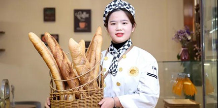 西点行业发展前景满分，学西点来安徽新东方！