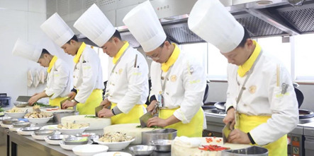 学实用技能来安徽新东方！