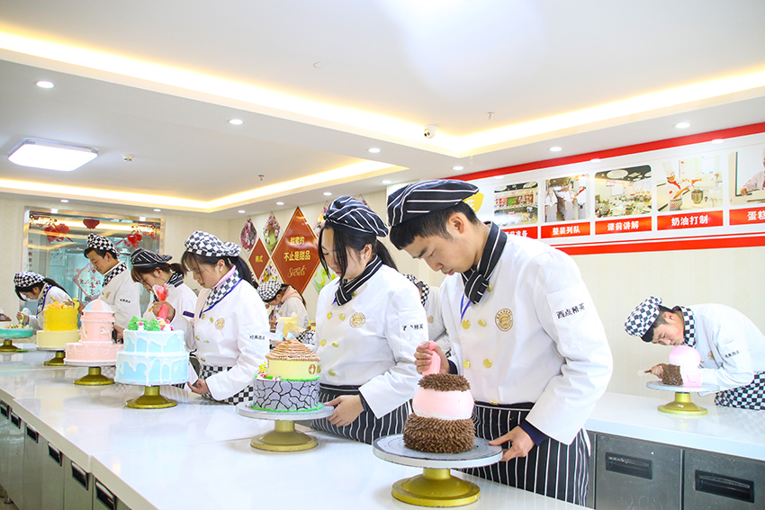 甜品学校学费 \