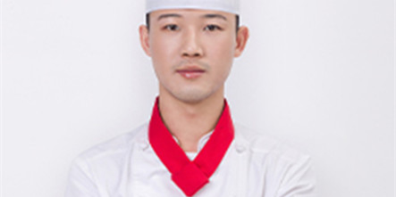 杰出学子余超翔：选对发展道路，一样可以收获美好未来！